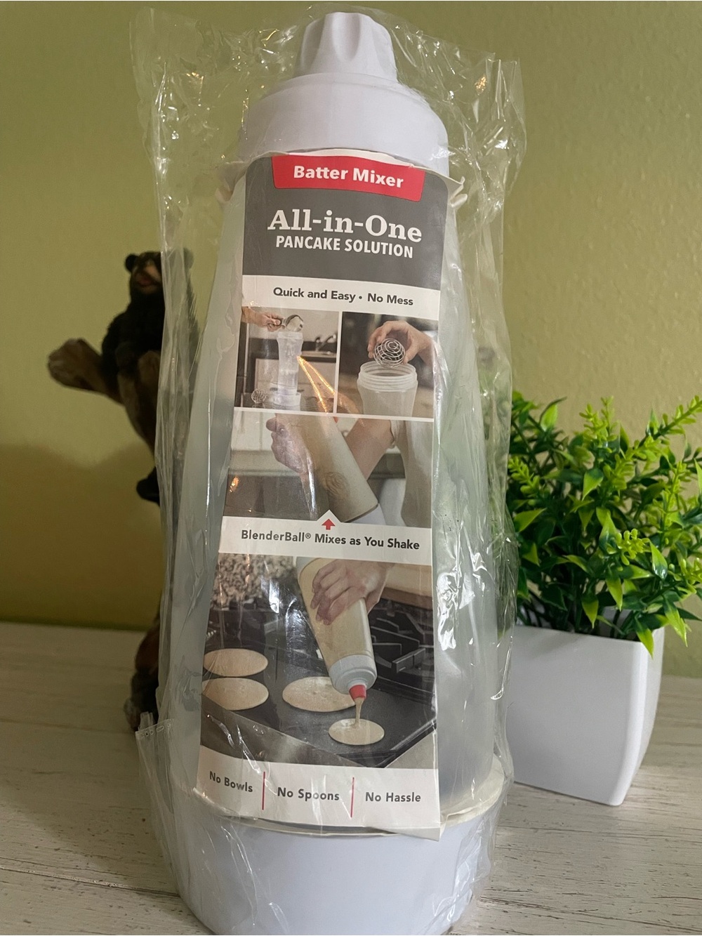 All-in-One Pancake Batter Mixer Bottle — White